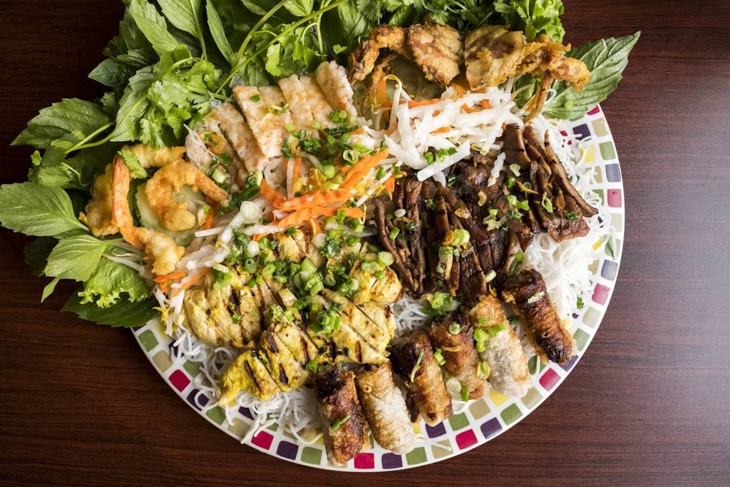 Saigon Grill III | restaurant | 1120 S College Ave, Fort Collins, CO 80524, USA | 9704825545 OR +1 970-482-5545