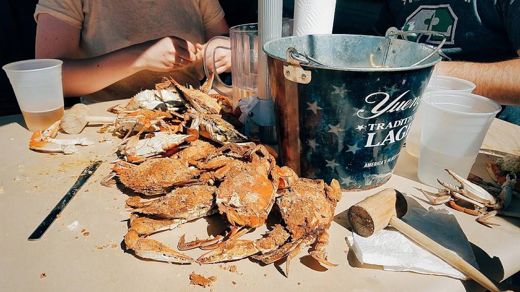 Knotty Pine | restaurant | 801 S Conkling St, Baltimore, MD 21224, USA | 4105349701 OR +1 410-534-9701