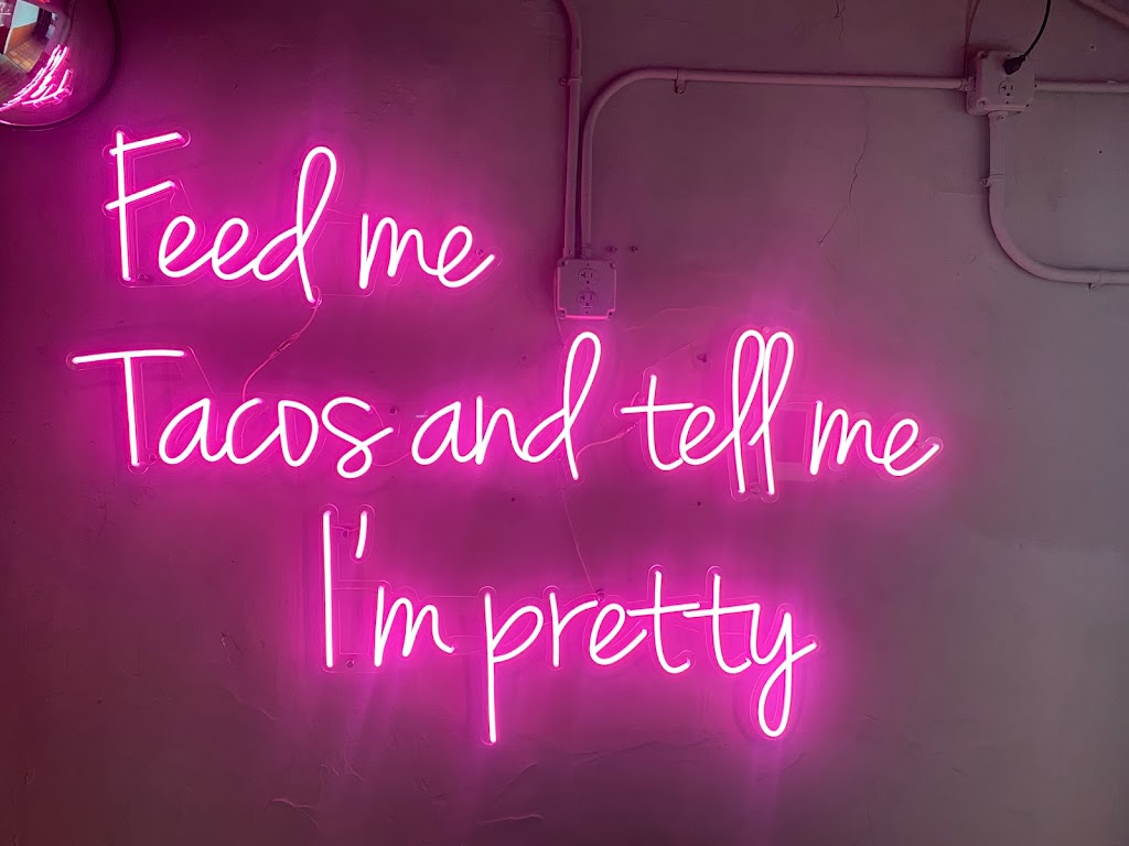 Oh Mexico Taco Shop Ocean Drive | restaurant | 804 Ocean Dr, Miami Beach, FL 33139, USA | 7868830709 OR +1 786-883-0709