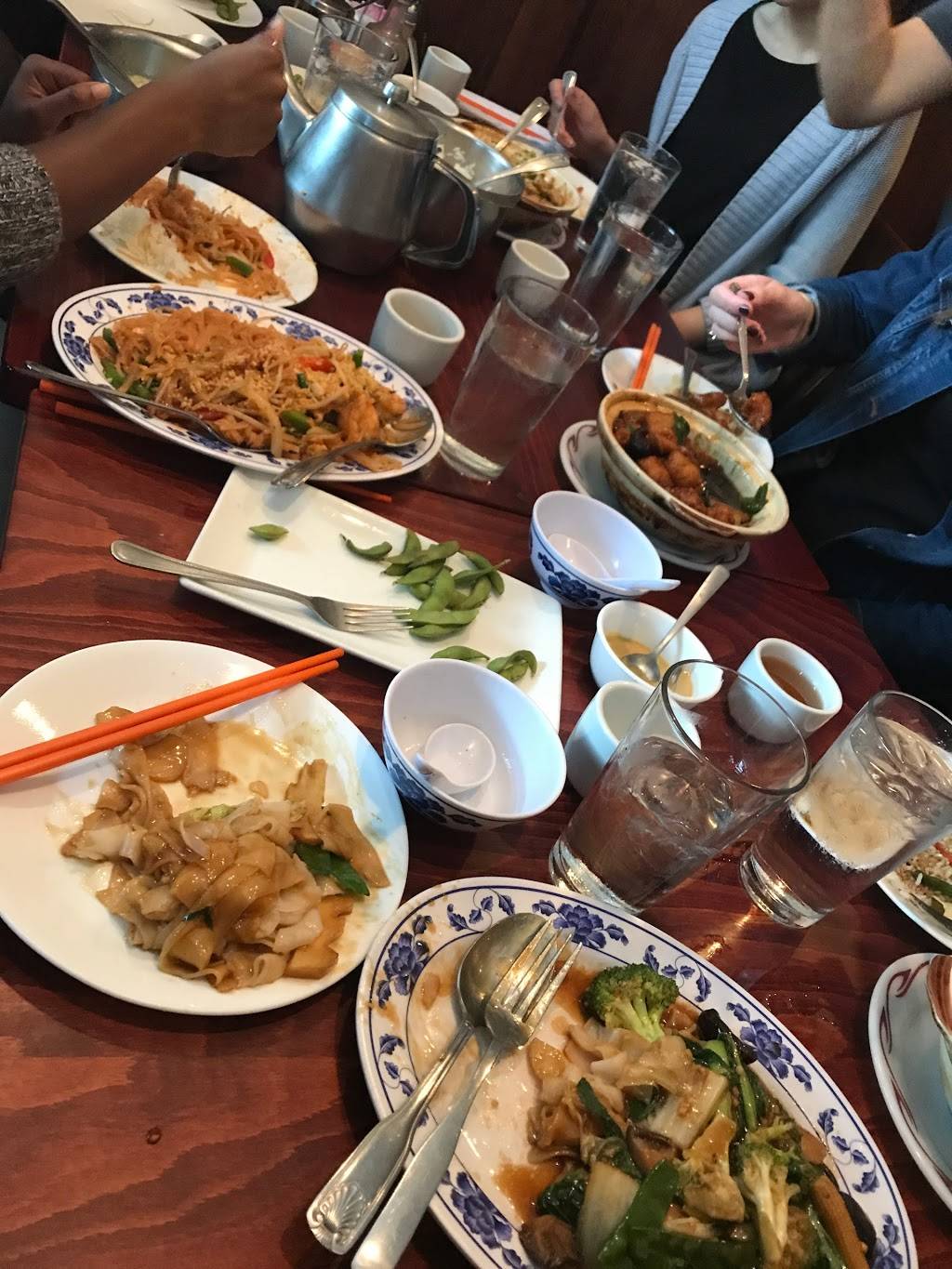 Lee How Fook | restaurant | 219 N 11th St, Philadelphia, PA 19107, USA | 2159257266 OR +1 215-925-7266