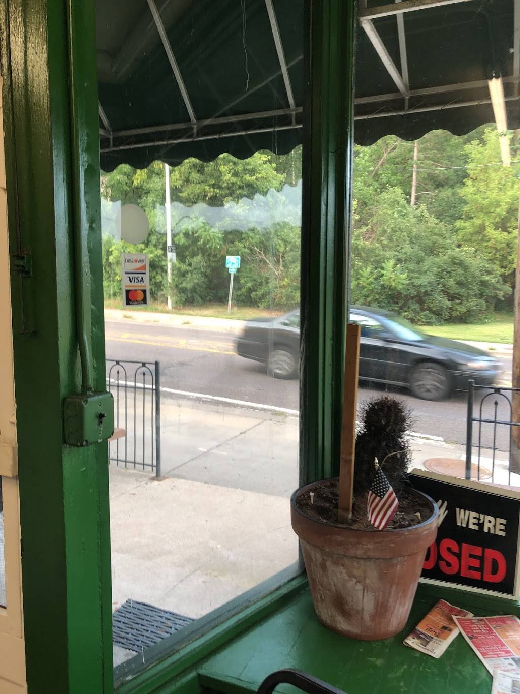 Bresinas Carry Out | meal takeaway | 10 Jefferson Ave, Chippewa Falls, WI 54729, USA | 7157237869 OR +1 715-723-7869