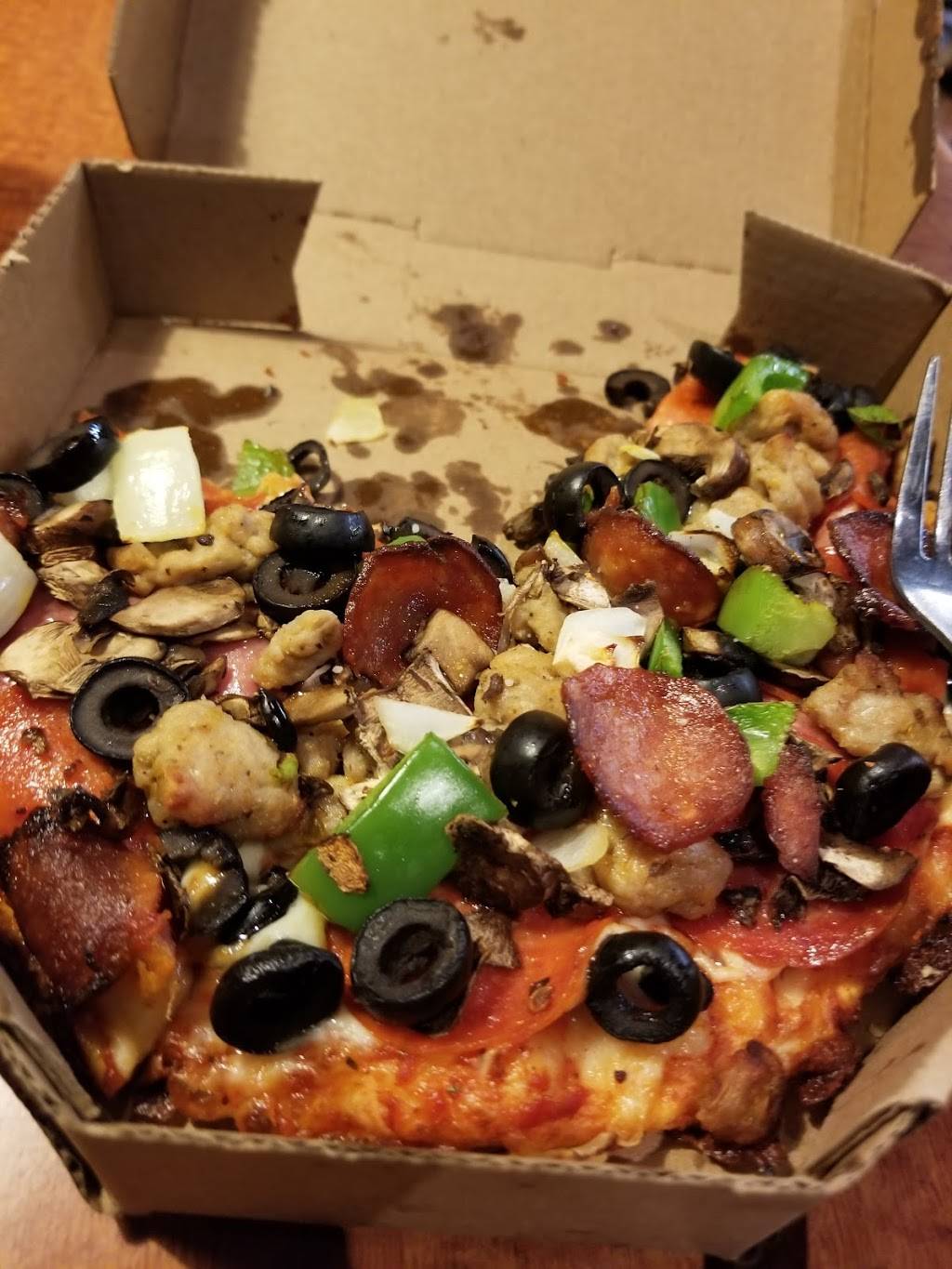 Round Table Pizza | meal delivery | 39202 10th St W, Palmdale, CA 93551, USA | 6612668570 OR +1 661-266-8570