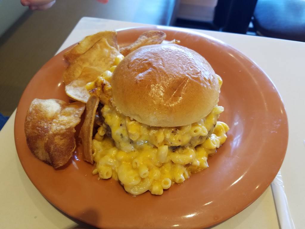 Mac & Melts | restaurant | 684 Stewart Ave, Garden City, NY 11530, USA | 5162469610 OR +1 516-246-9610