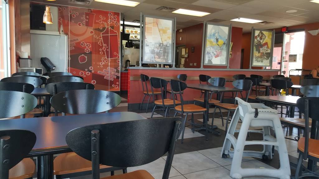 Jack in the Box | restaurant | 534 E Hunt Hwy, Queen Creek, AZ 85143, USA | 4804585225 OR +1 480-458-5225