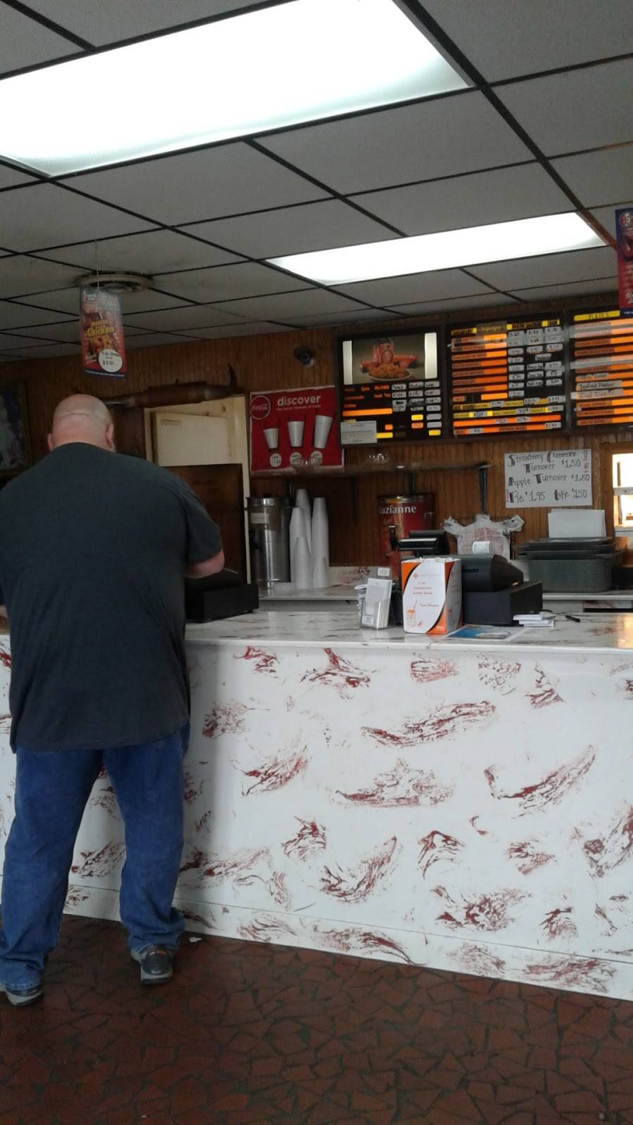 Waylons Family Restaurant | restaurant | 77 E Oak St, McRae-Helena, GA 31055, USA | 2298682590 OR +1 229-868-2590