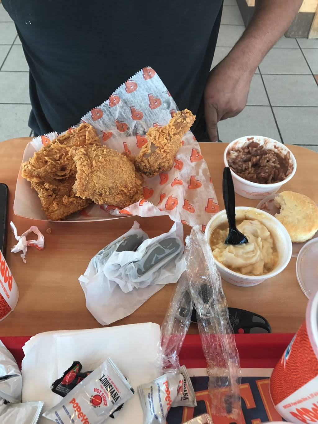 Popeyes Louisiana Kitchen | restaurant | 3705 Little York Rd, Houston, TX 77093, USA | 2819872500 OR +1 281-987-2500