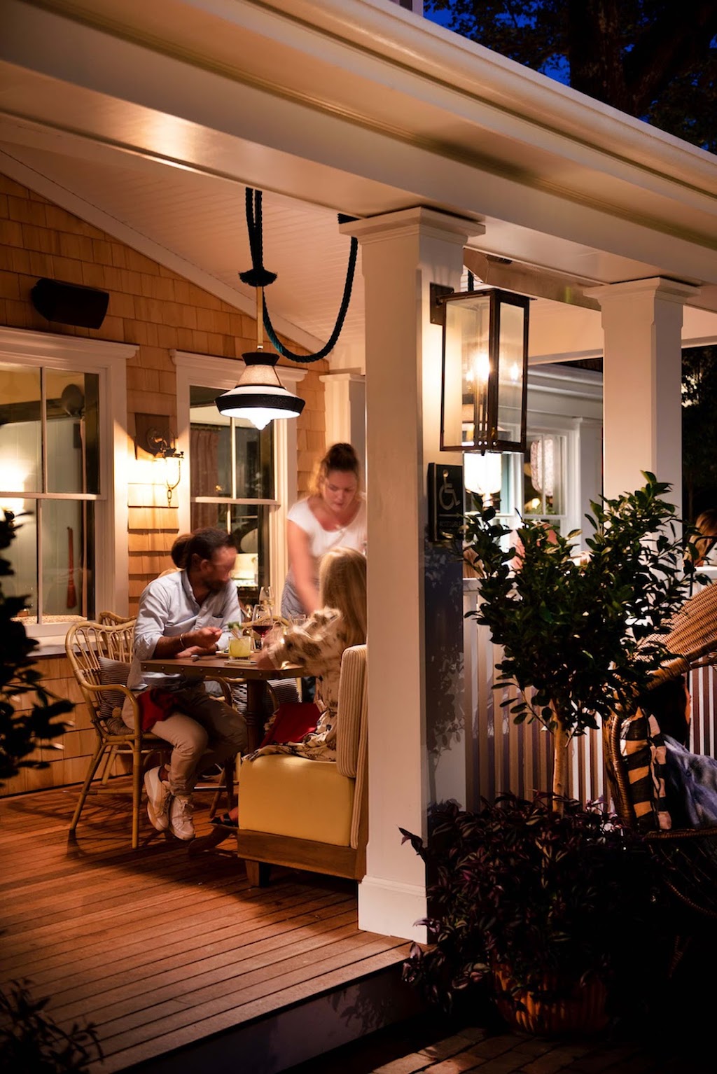 Sister Ship | restaurant | 29 Centre St, Nantucket, MA 02554, USA | 5082036889 OR +1 508-203-6889