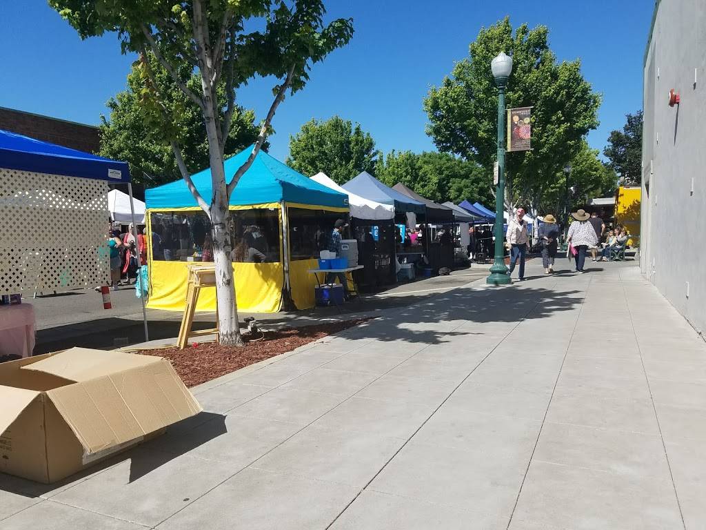 Town & Country Cafe | cafe | 27 W 10th St, Tracy, CA 95376, USA | 2098356751 OR +1 209-835-6751