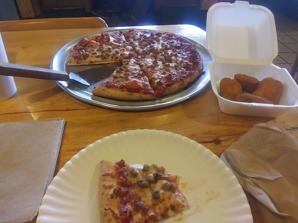 Sundance Pizza and Tastee Ice Cream | restaurant | 512 E Wickenburg Way, Wickenburg, AZ 85390, USA | 9286847569 OR +1 928-684-7569