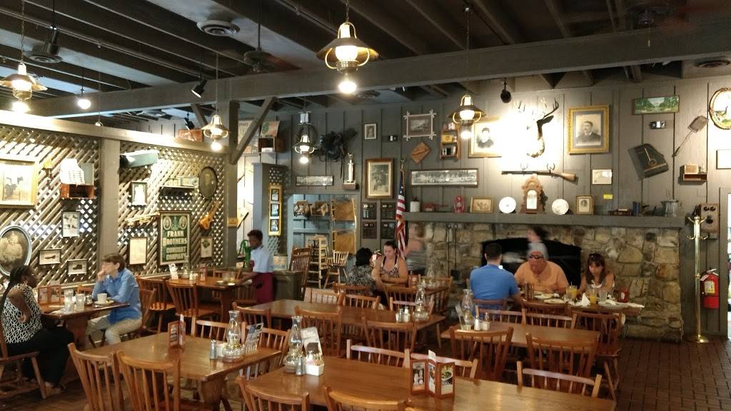 Cracker Barrel Old Country Store | restaurant | 4260 Boatways Rd, Fort Myers, FL 33905, USA | 2396932244 OR +1 239-693-2244