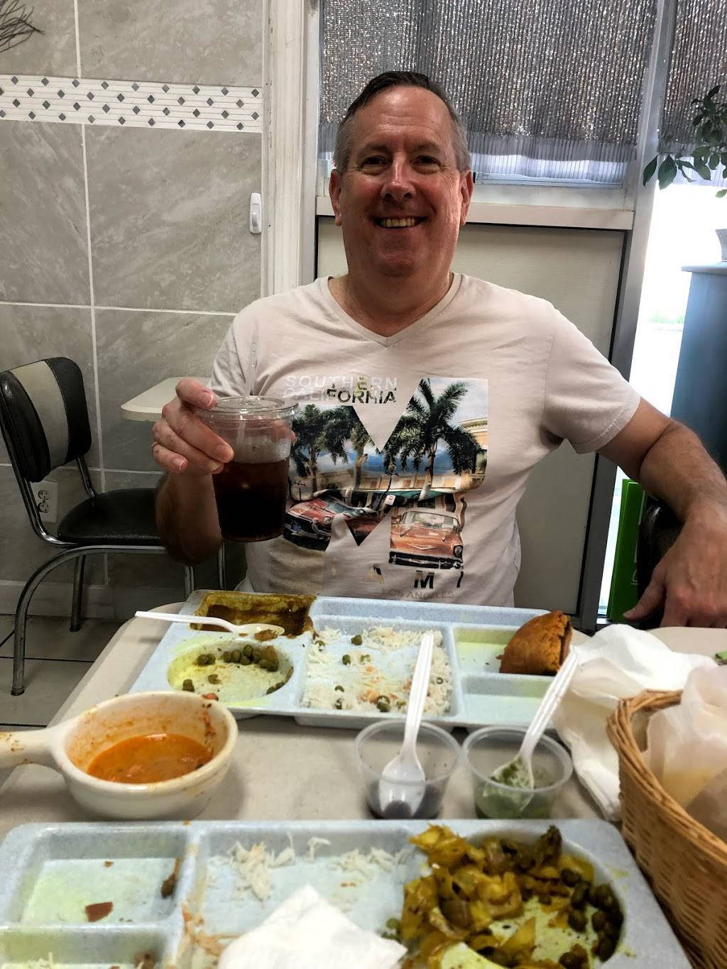 Curry Xpress | restaurant | 1888 Beach Blvd suite f, Biloxi, MS 39531, USA | 2285940000 OR +1 228-594-0000