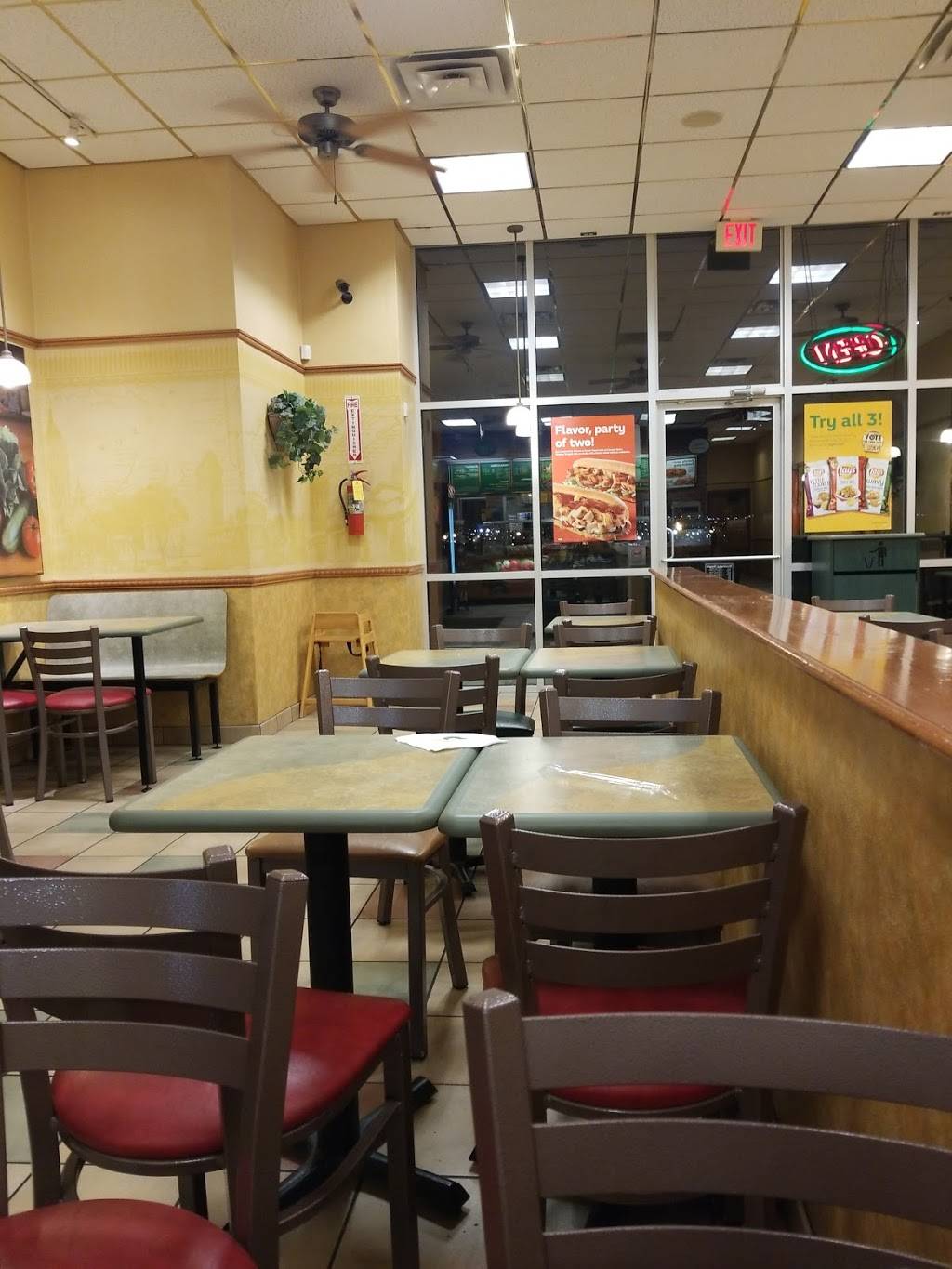 Subway | meal takeaway | 7100 Airport Rd, El Paso, TX 79906, USA | 9157817015 OR +1 915-781-7015