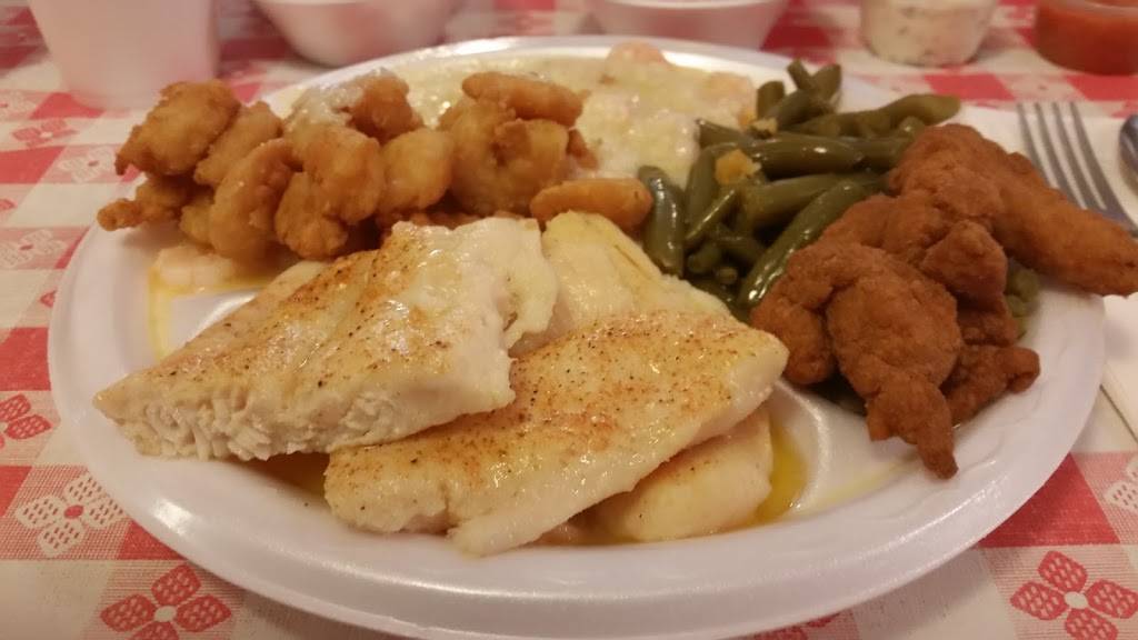 The Old FarmHouse Buffet | restaurant | 8018 US-52 N, Wadesboro, NC 28170, USA | 7048268563 OR +1 704-826-8563