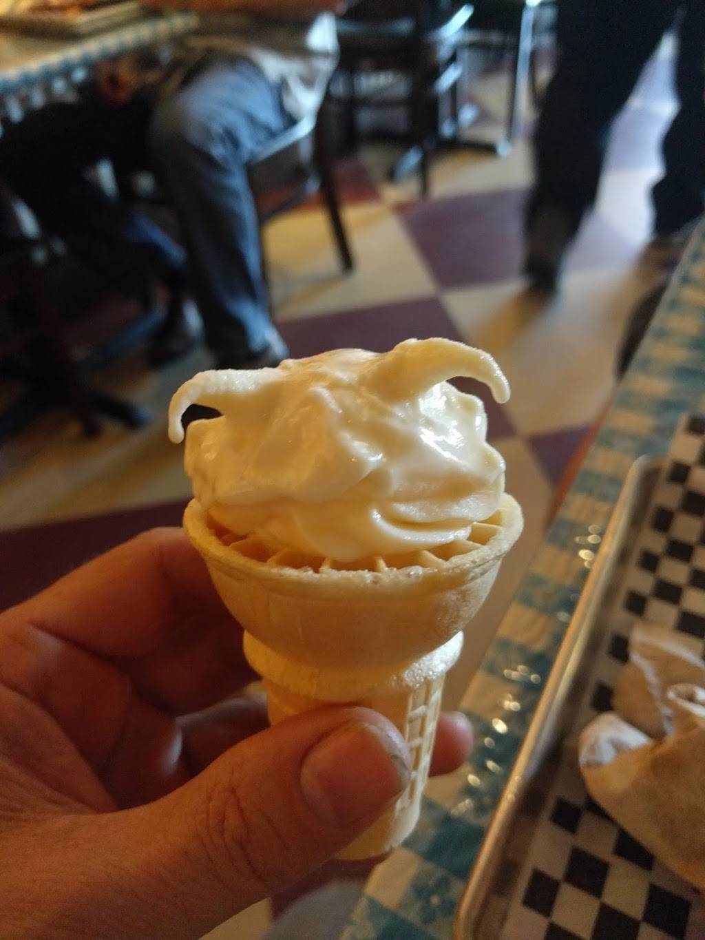 Dickeys Barbecue Pit | restaurant | 5604 Balboa Ave, San Diego, CA 92111, USA | 8582788228 OR +1 858-278-8228