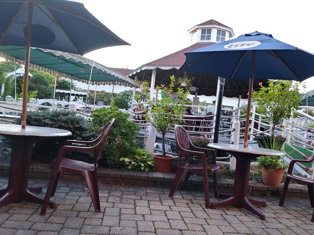 Madeira Restaurant | restaurant | 288 Warren Ave, East Providence, RI 02914, USA | 4014311322 OR +1 401-431-1322