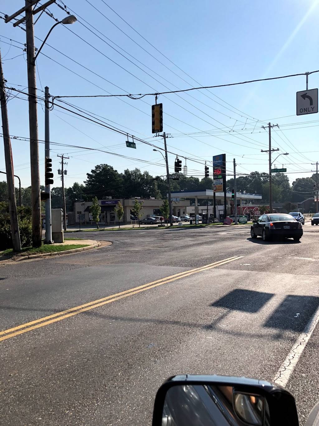 Grizzly Mart | restaurant | 1700 E Holmes Rd, Memphis, TN 38116, USA | 9013323300 OR +1 901-332-3300