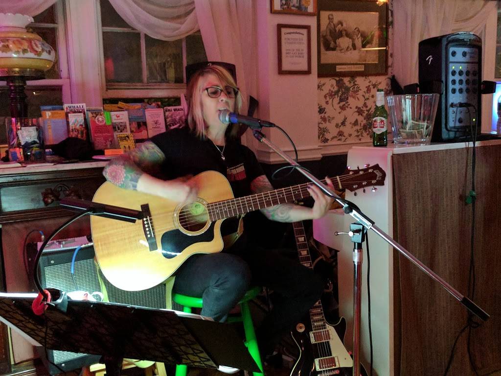 PORCHSIDE BAR AND LOUNGE | night club | 11 Carver St, Provincetown, MA 02657, USA | 8004340130 OR +1 800-434-0130