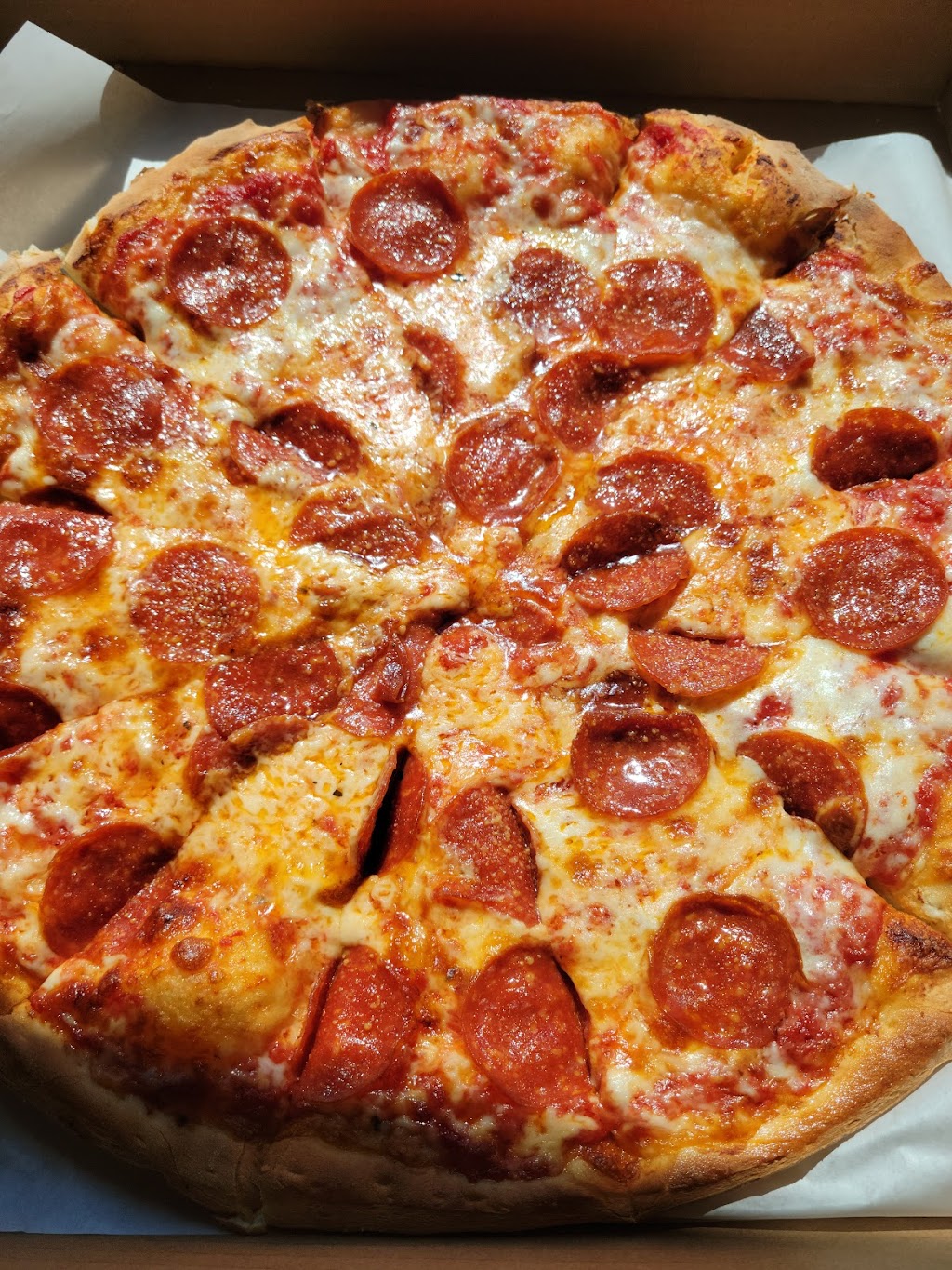 Perfect Pizza Plus | restaurant | 212 Redwood Hwy, Cave Junction, OR 97523, USA | 5415922220 OR +1 541-592-2220