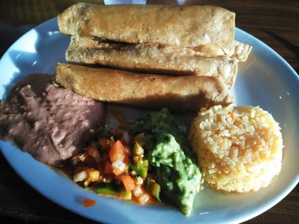 Quesadilla La Reina Del Sur | restaurant | 2235 N Western Ave, Chicago, IL 60647, USA | 7732358807 OR +1 773-235-8807