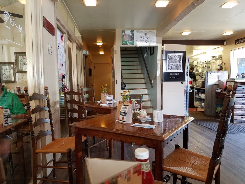 The Barn | restaurant | 1015 Sappington Rd, St. Louis, MO 63126, USA | 3149668387 OR +1 314-966-8387