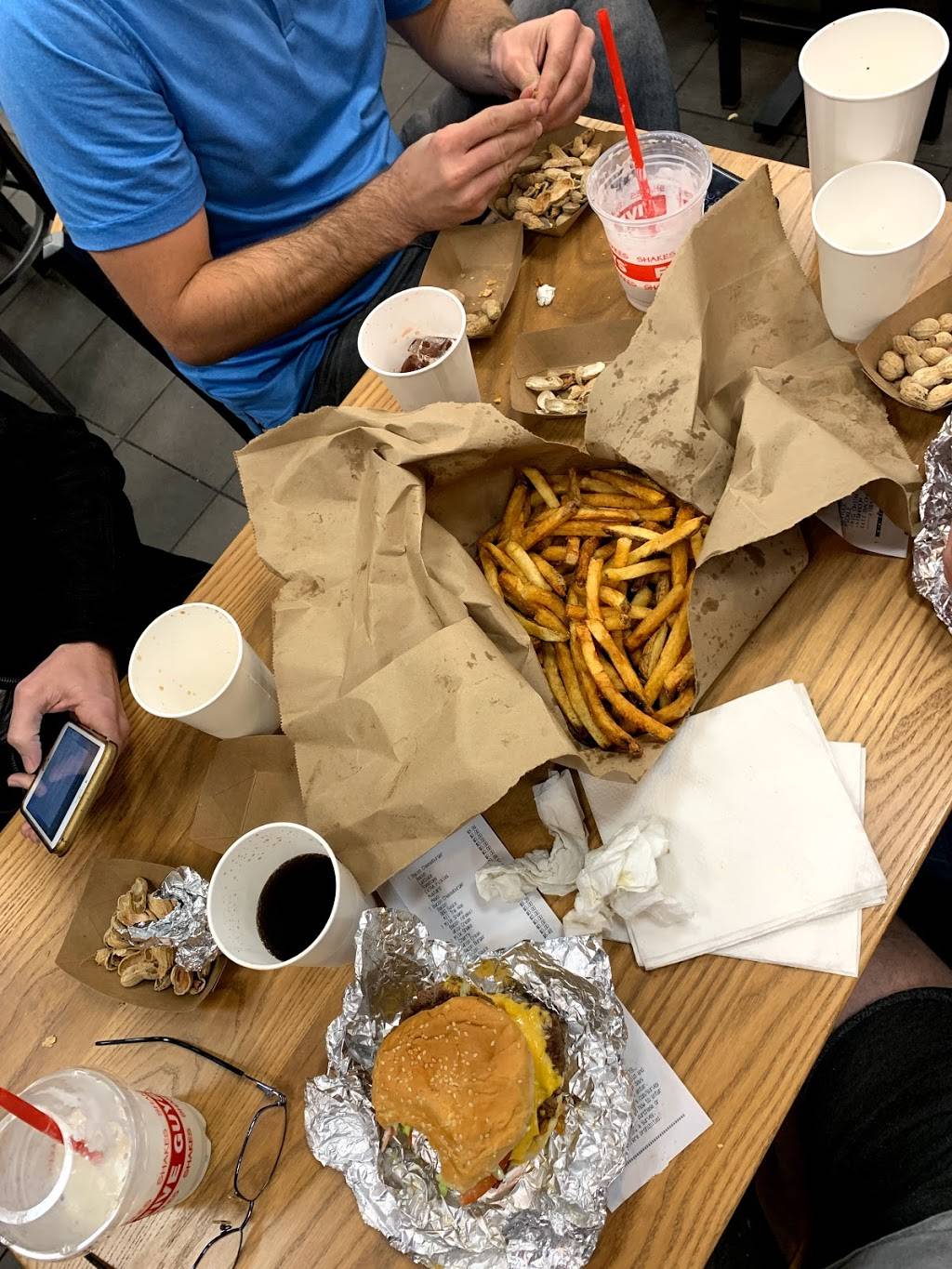 Five Guys | meal takeaway | 8400 Balboa Blvd, Northridge, CA 91329, USA | 8182216966 OR +1 818-221-6966