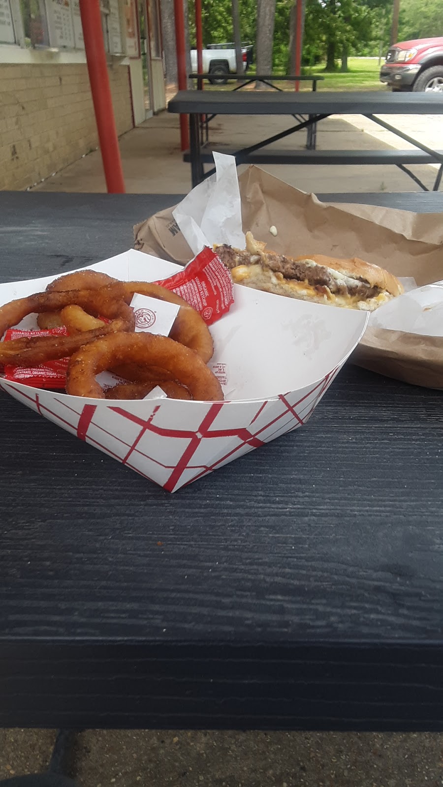 A Ws Drive Inn | restaurant | 13527 LA-28, Deville, LA 71328, USA | 3184665581 OR +1 318-466-5581