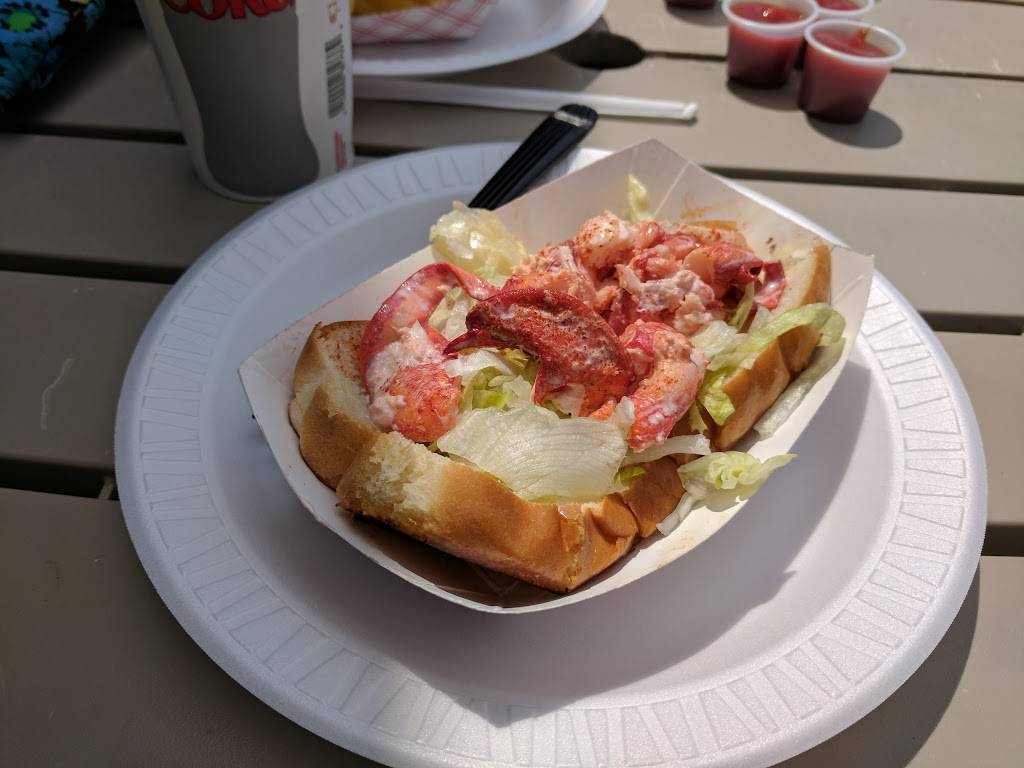 Mickeys Oceanic Grill | restaurant | 119 Pitkin St, East Hartford, CT 06108, USA | 8605286644 OR +1 860-528-6644