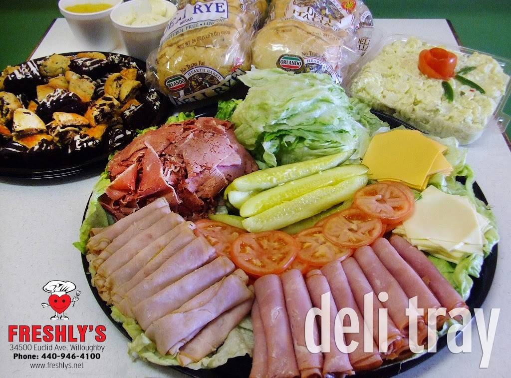 Freshlys Gyros & Cornedbeef | restaurant | 34500 Euclid Ave, Willoughby, OH 44094, USA | 4409464100 OR +1 440-946-4100