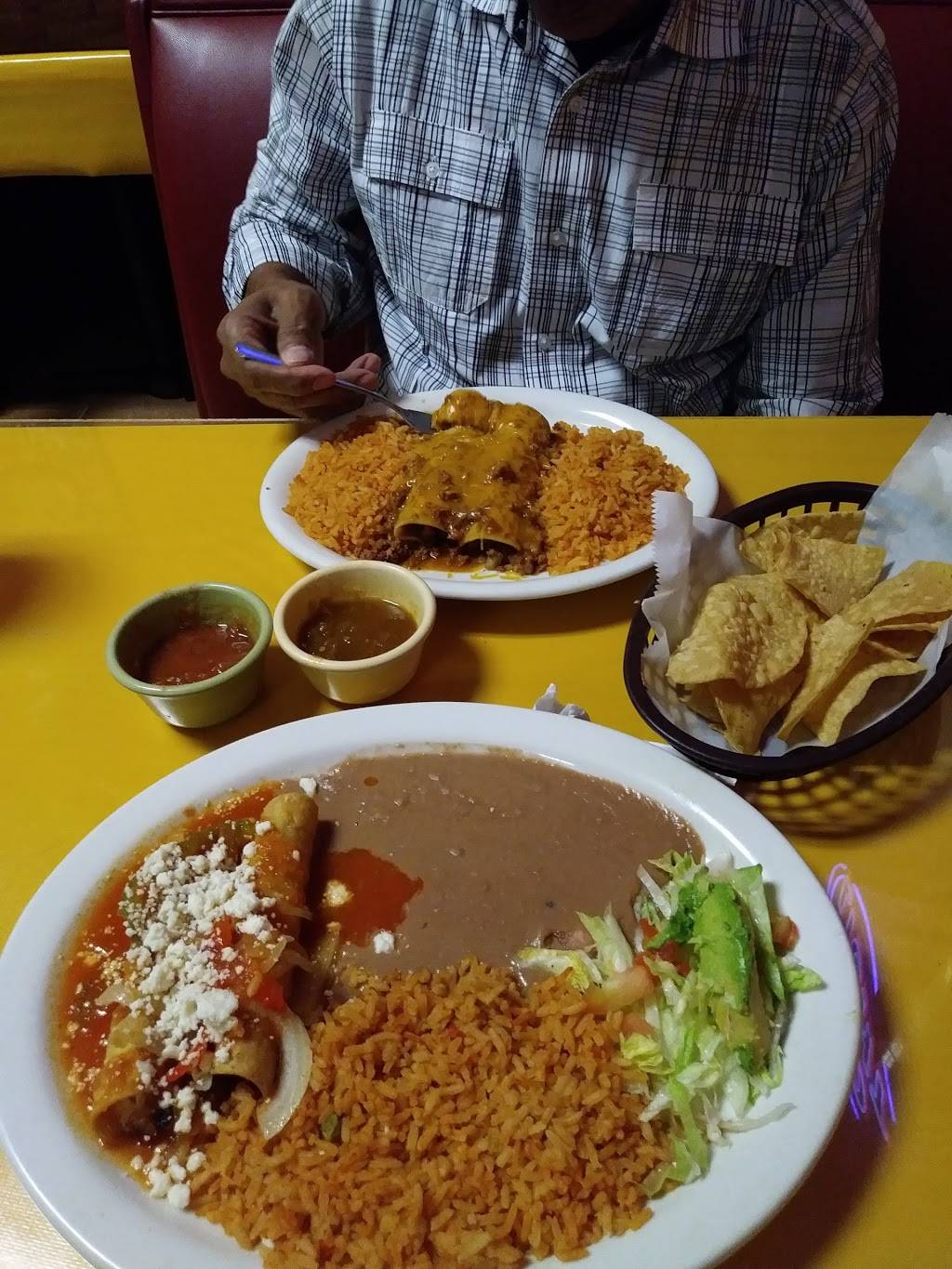 El Comal Restaurant | restaurant | 1411 N Belt Line Rd, Irving, TX 75061, USA | 9727902662 OR +1 972-790-2662