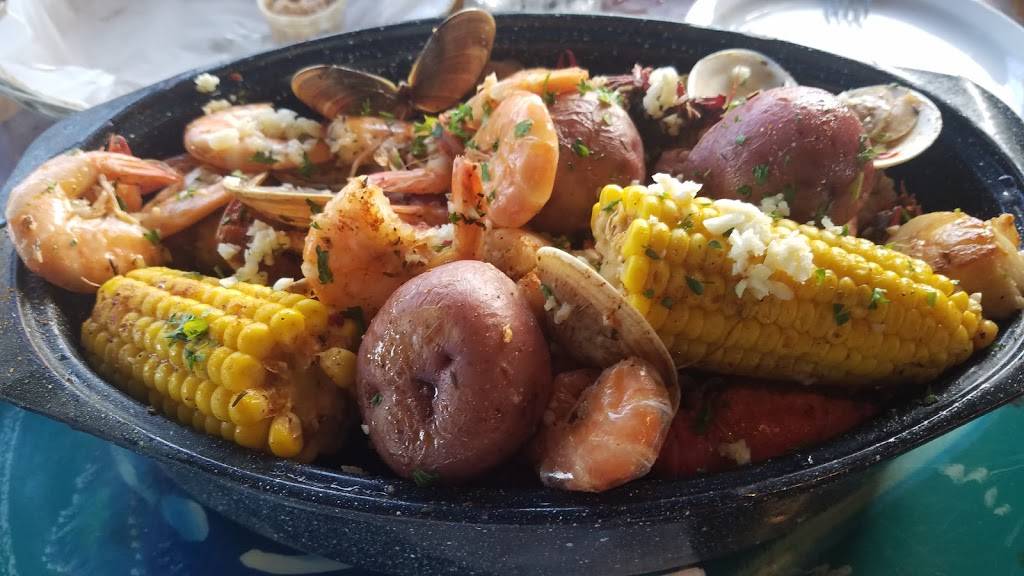 Mollys Seafood Shack | restaurant | 1580 E Merritt Island Causeway, Merritt Island, FL 32952, USA | 3214531288 OR +1 321-453-1288