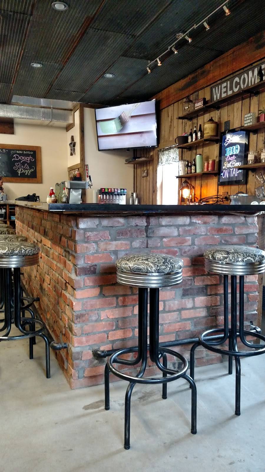 Dough Girls Pizza | restaurant | 3003 Kingwood Rd, Rockwood, PA 15557, USA | 8149261010 OR +1 814-926-1010