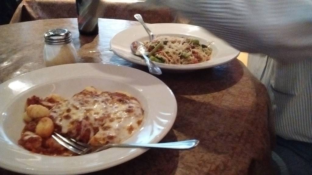 Vics Casual Dining | restaurant | 13499 Dix Toledo Rd, Southgate, MI 48195, USA | 7342465900 OR +1 734-246-5900