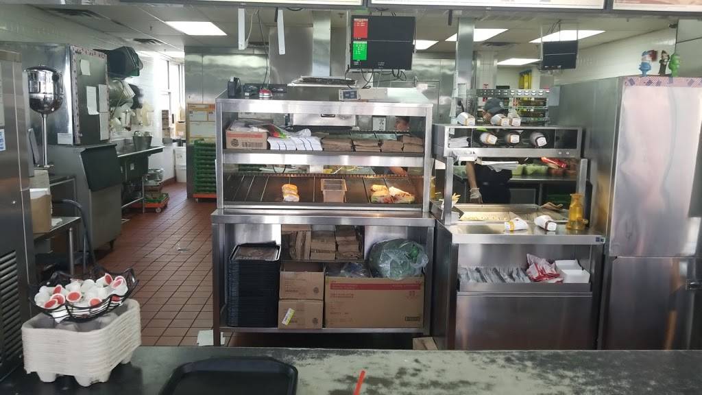 Burger King | restaurant | 1005 S Stiles St, Linden, NJ 07036, USA | 9085231106 OR +1 908-523-1106