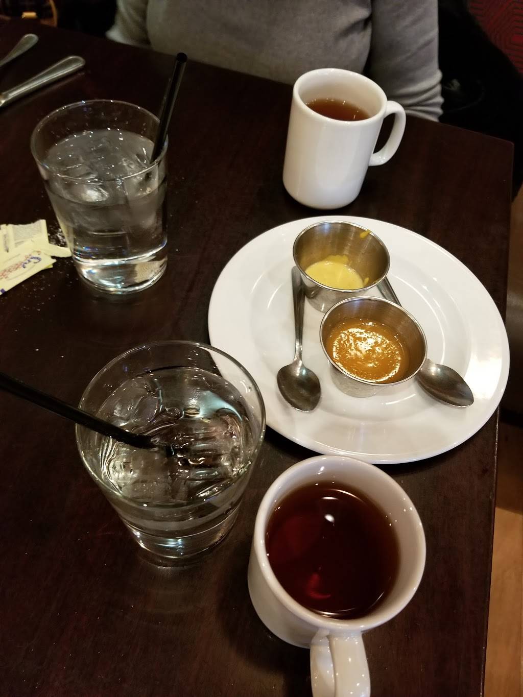 Bernards | restaurant | 55 Boylston St, Chestnut Hill, MA 02467, USA | 6177383388 OR +1 617-738-3388