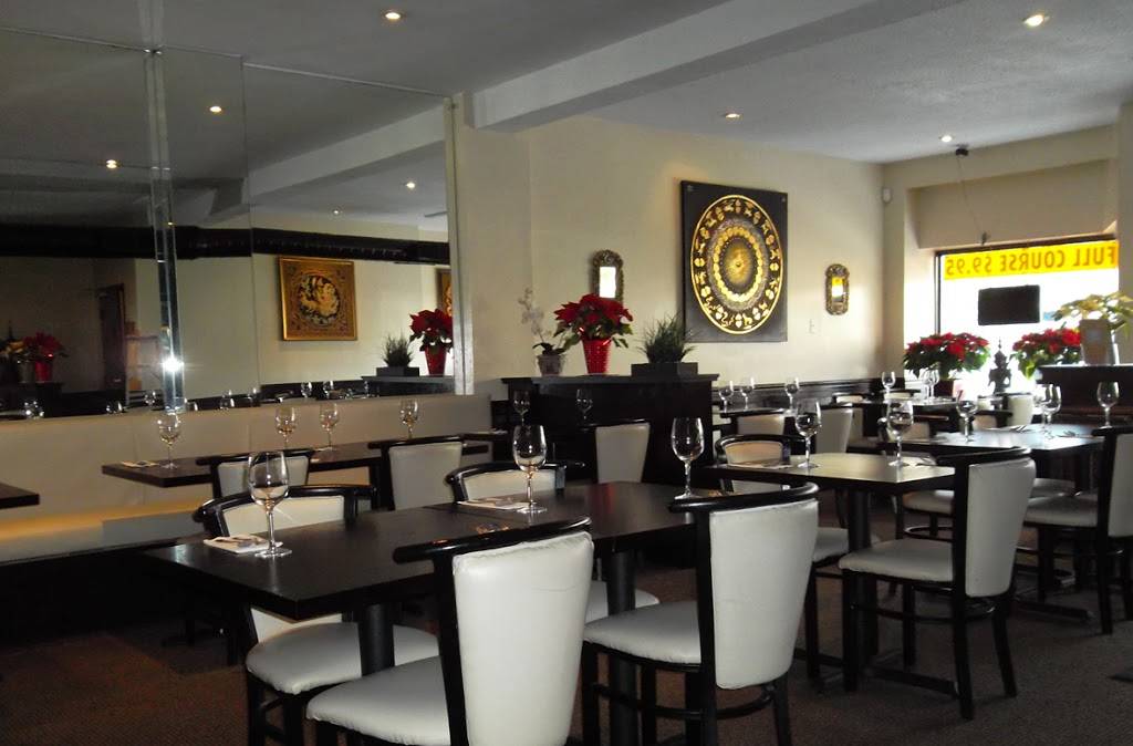 Thai House Cuisine 2 | restaurant | 261 Lakeshore Rd E, Mississauga, ON L5G 1G8, Canada | 9059906888 OR +1 905-990-6888