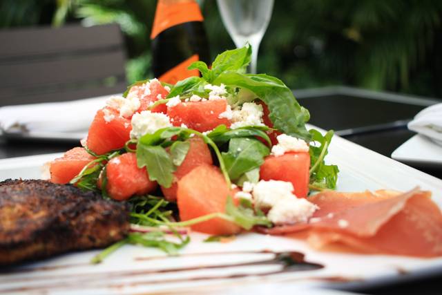 Olis Fashion Cuisine | night club | 10610 Forest Hill Blvd #20, Wellington, FL 33414, USA | 5617922220 OR +1 561-792-2220