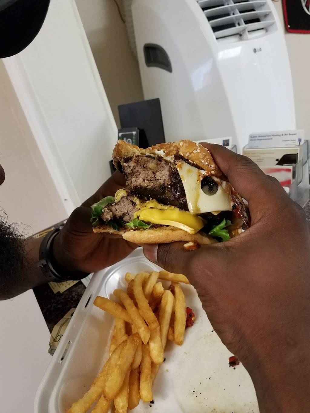 Ben Hill Grill | restaurant | 3605 B Campbellton Rd SW, Atlanta, GA 30331, USA | 4043448191 OR +1 404-344-8191