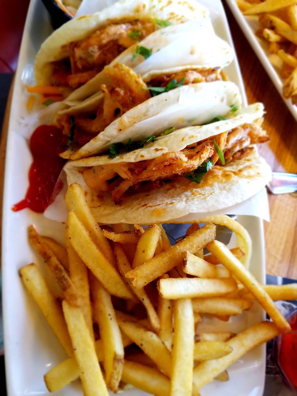 Applebees Grill + Bar | restaurant | 2770 Taylor St, San Francisco, CA 94133, USA | 4157499025 OR +1 415-749-9025