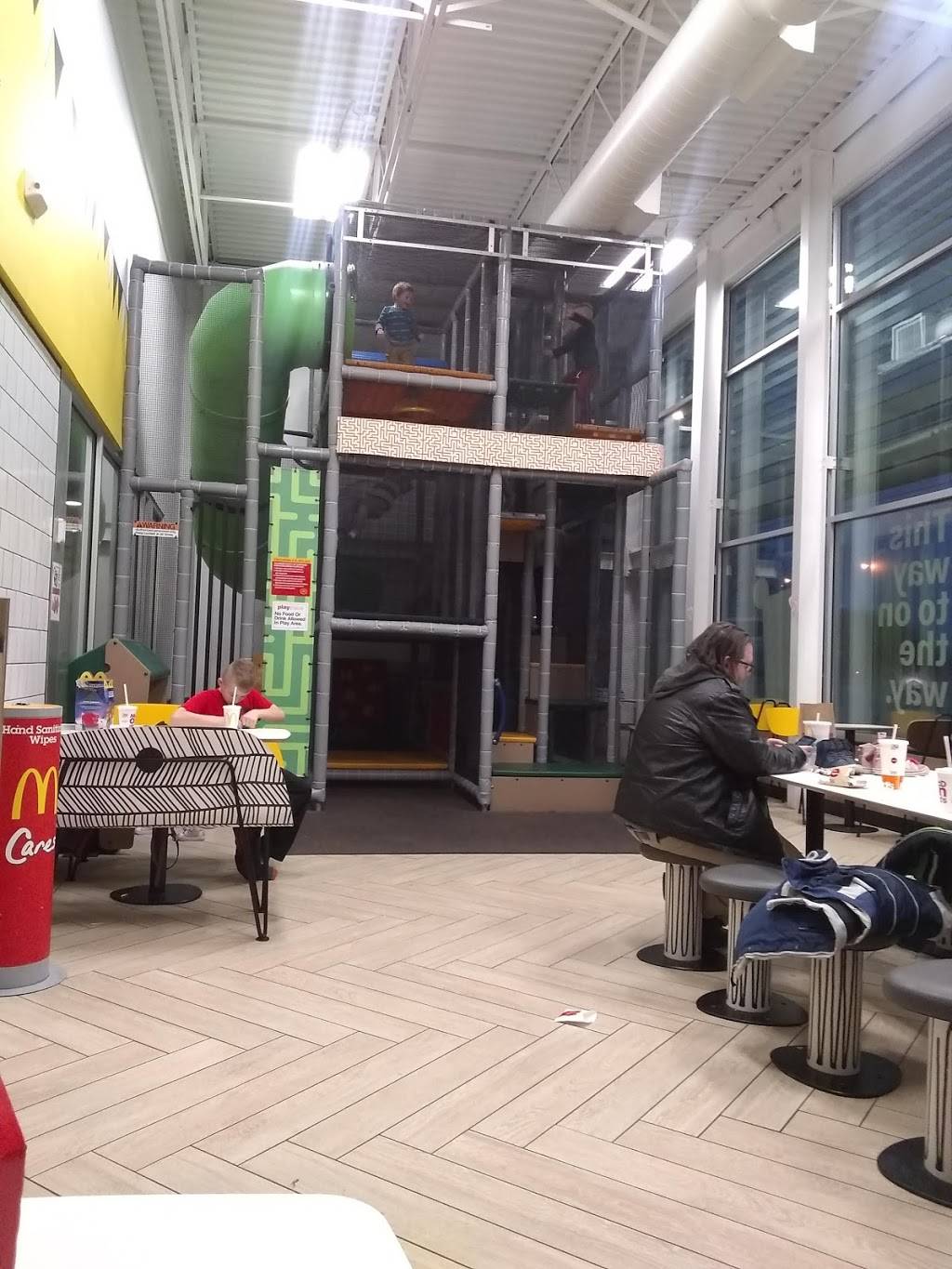 McDonalds | cafe | 3805 N 132nd St, Omaha, NE 68164, USA | 4024318437 OR +1 402-431-8437