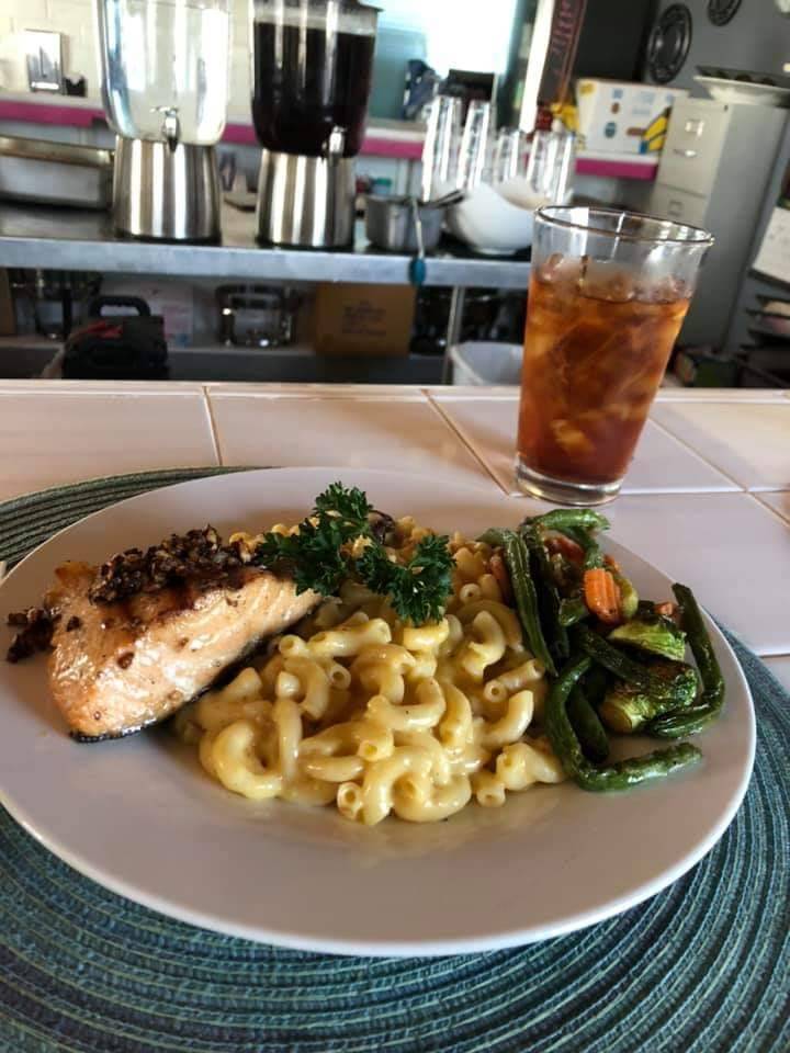 Mojos | restaurant | 1016 S Pine St, Madera, CA 93637, USA | 5599757238 OR +1 559-975-7238