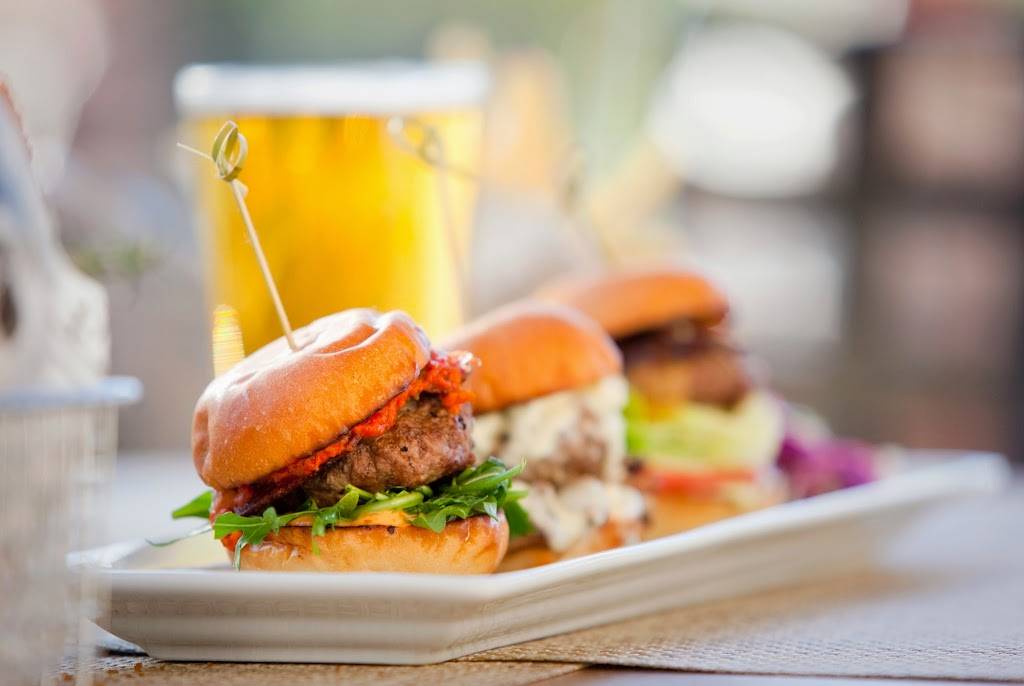 Veranda Fireside Lounge and Restaurant | restaurant | 17550 Bernardo Oaks Dr, San Diego, CA 92128, USA | 8889931856 OR +1 888-993-1856