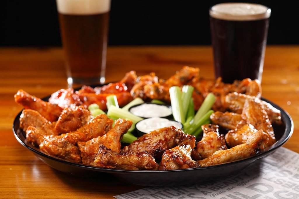 Wild Wing Cafe | restaurant | 5080 Riverside Dr #100, Macon, GA 31210, USA | 4784779453 OR +1 478-477-9453