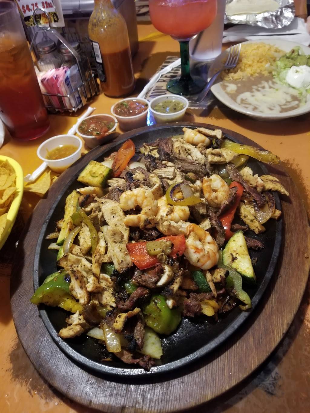 Papas & Beer | restaurant | 180 E Blackstock Rd, Spartanburg, SC 29301, USA | 8645861145 OR +1 864-586-1145