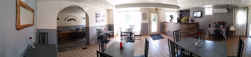 Finch Pizzeria | restaurant | 44 Front St, Finch, ON K0C 1K0, Canada | 6139842605 OR +1 613-984-2605