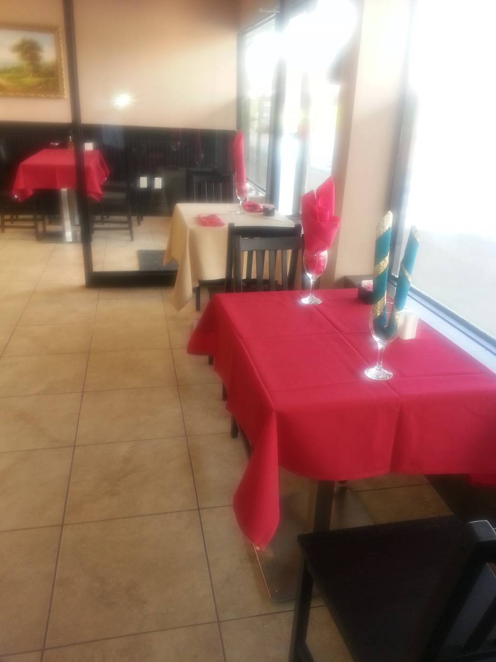 Capris Grill | restaurant | 205 Don Head Village Blvd, Richmond Hill, ON L4C 7R3, Canada | 9052373877 OR +1 905-237-3877