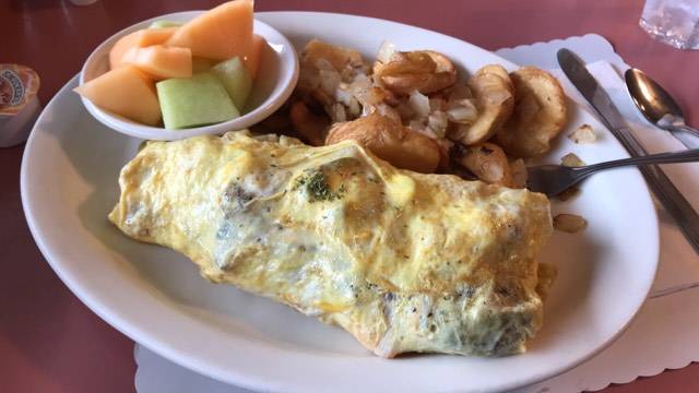 Dougs Place | restaurant | 20871 Redwood Rd, Castro Valley, CA 94546, USA | 5105389155 OR +1 510-538-9155