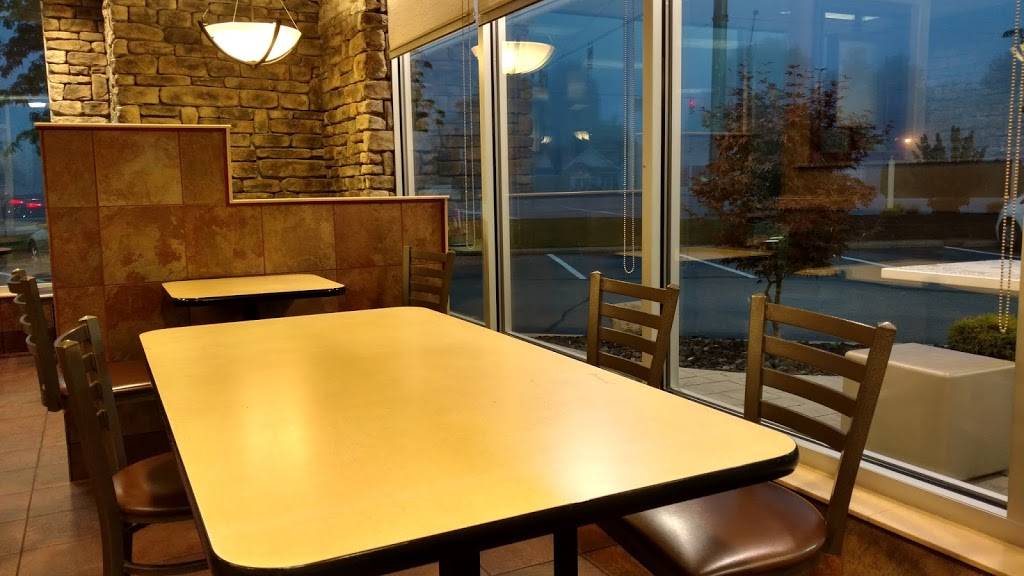 McDonalds | cafe | 301 S Adams St, Versailles, IN 47042, USA | 8126897207 OR +1 812-689-7207