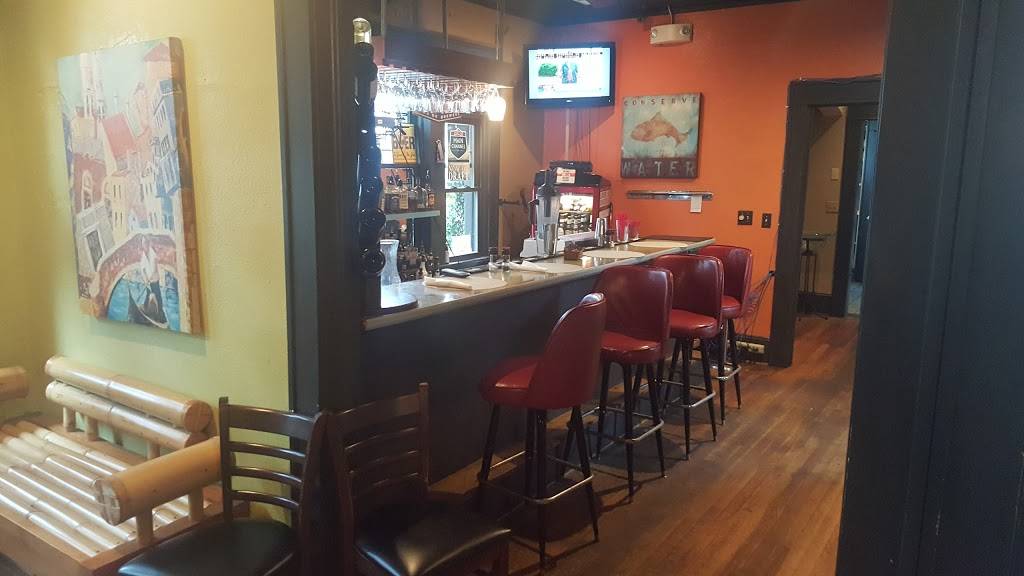 Rock House Eatery | restaurant | 1201 Gunter Ave, Guntersville, AL 35976, USA | 2565054699 OR +1 256-505-4699