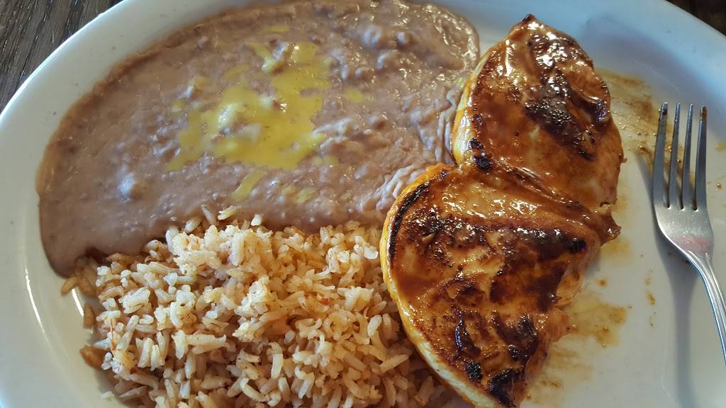 San Luis Tex Mex Restaurant | restaurant | 1017 N Center St, Bonham, TX 75418, USA | 9035832508 OR +1 903-583-2508