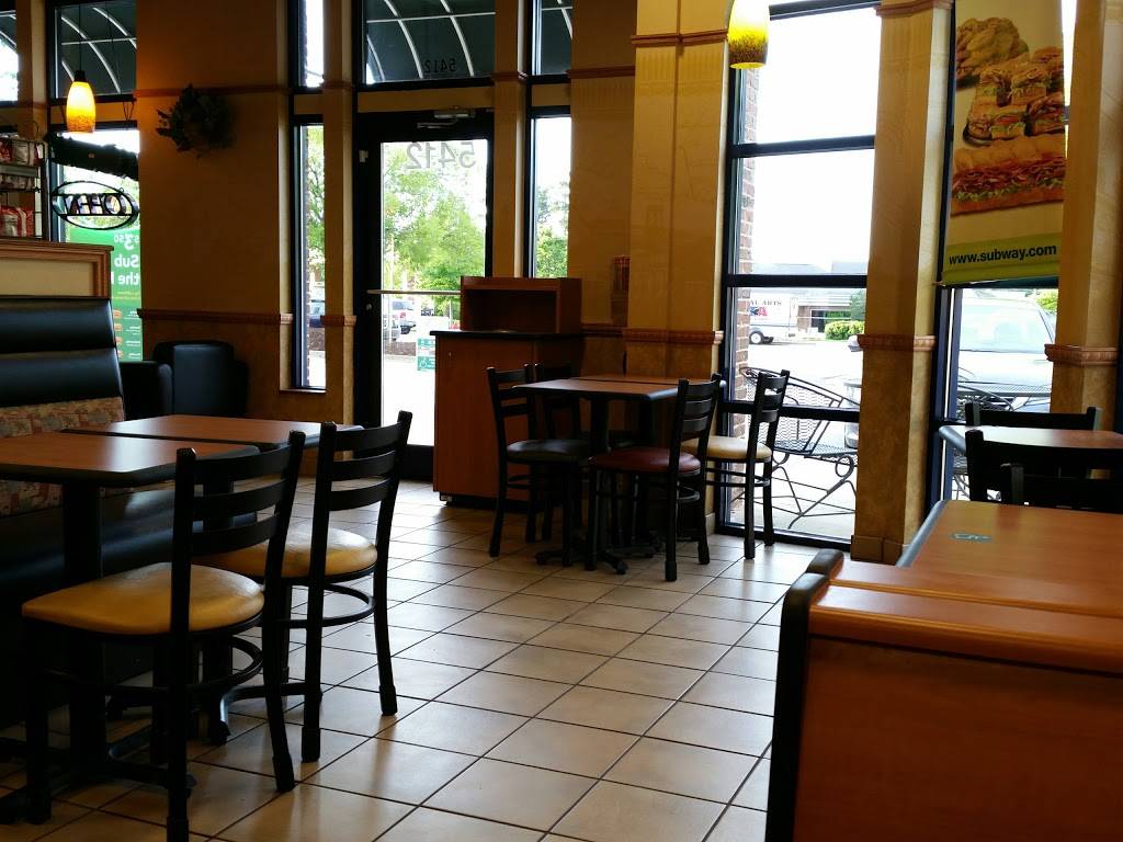 Subway | restaurant | 5412 Apex Peakway, Apex, NC 27502, USA | 9193627976 OR +1 919-362-7976